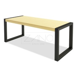 Tisch aus Stahl und Holz